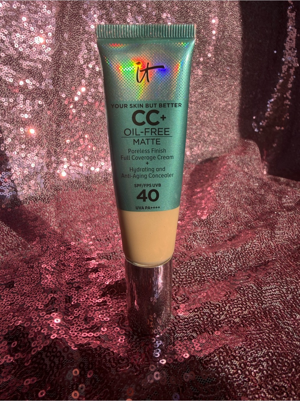 🎀It Cosmetics CC+ Oil-Free Matte Cream SPF 40 - Medium🎀
